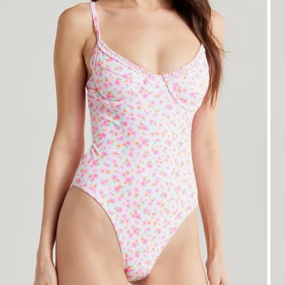 Kulani Kinis One Piece 
Soft, beautiful floral with double ruffle underwire - Picture 1 of 4
